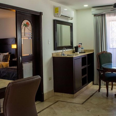 Wyndham Garden Los Mochis Plaza Inn Екстер'єр фото