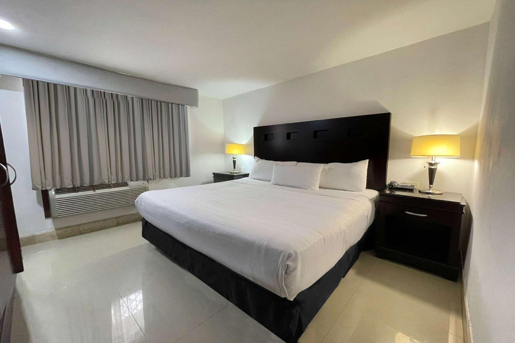 Wyndham Garden Los Mochis Plaza Inn Екстер'єр фото