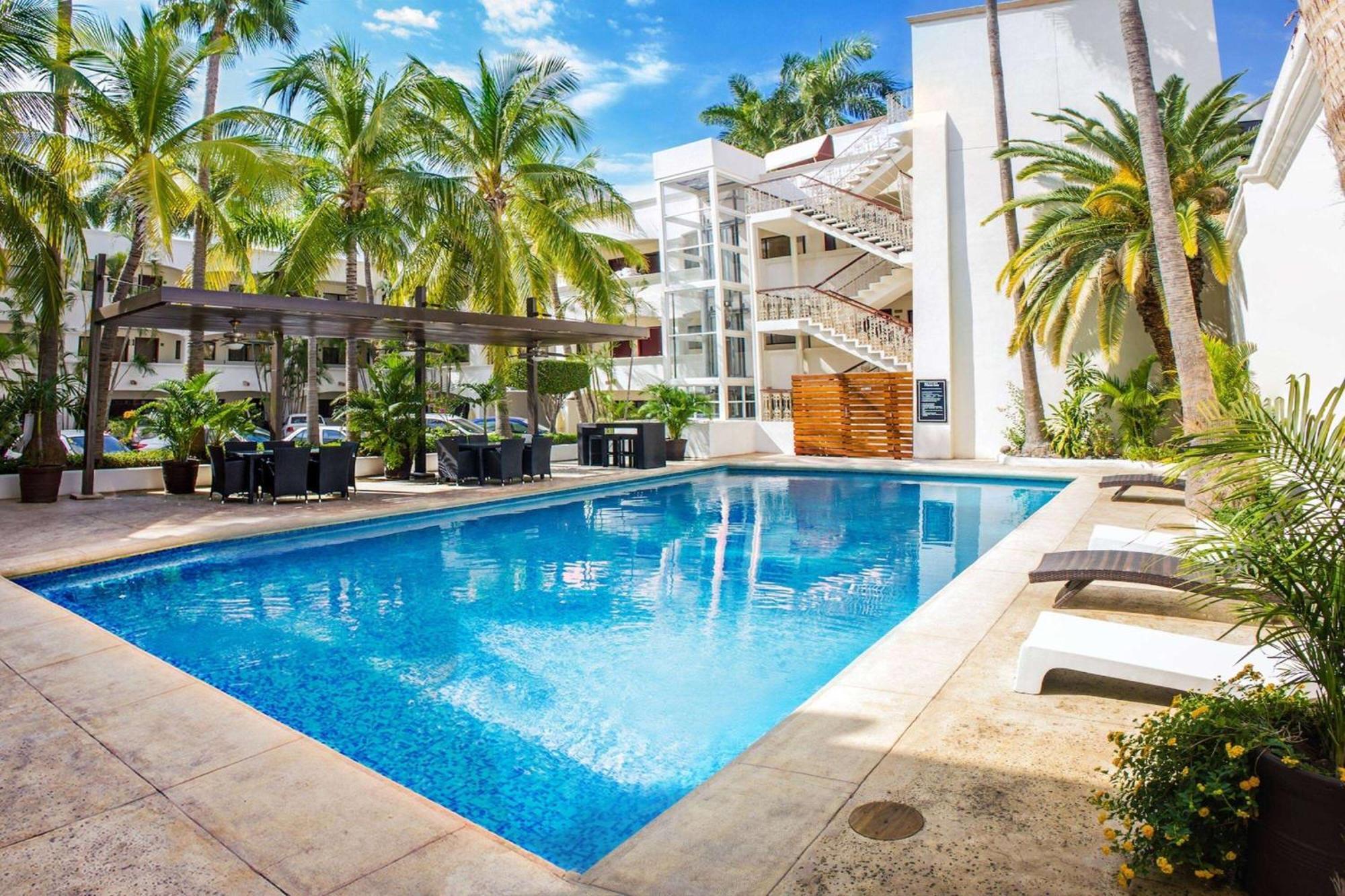 Wyndham Garden Los Mochis Plaza Inn Екстер'єр фото